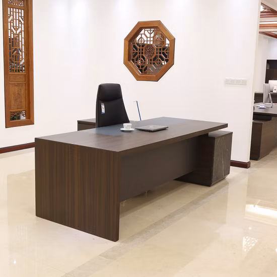 Nuovo design Classico moderno Lusso Legno Melamina Lavorazione a forma di L Direttore Direttore CEO Mobili per ufficio esecutivo Scrivania da ufficio